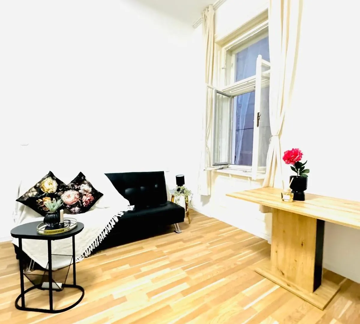 Comfy Studio Apt, 10Min Transport To Stadthalle Vienna 0*,  Austria