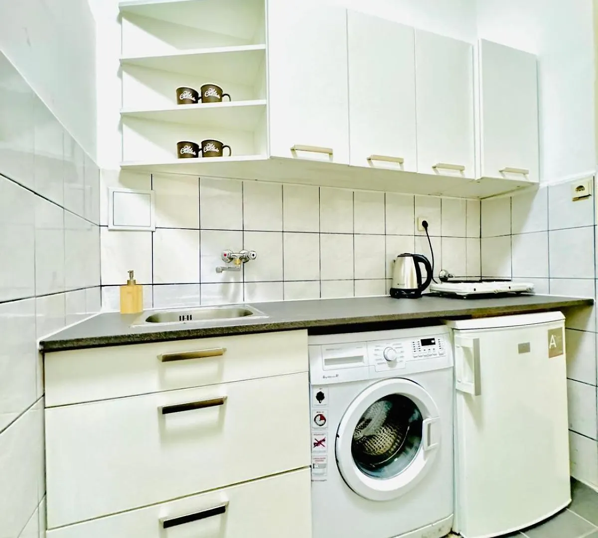Apartment Comfy Studio Apt, 10Min Transport To Stadthalle Vienna